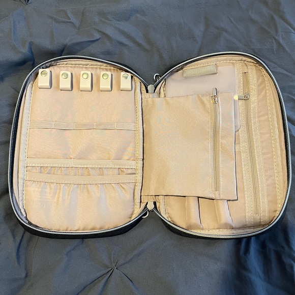 BAGSMART Black Jewelry Organizer Travel Bag - Picture 9 of 11